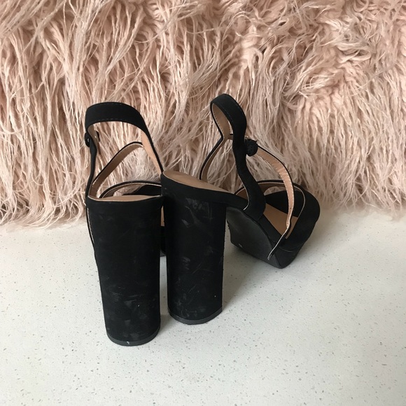 Wild Pair Block Heel Strap Sandals - Picture 3 of 3